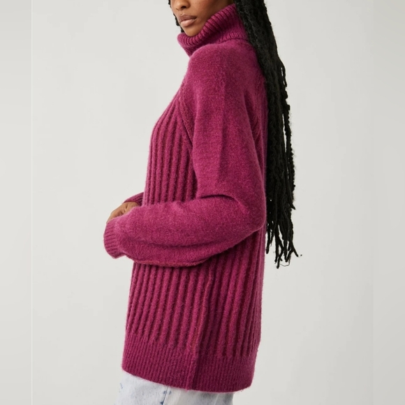 Free People Big City Fuzzy Turtleneck Sweater in Mulberry Size Medium - Picture 4 of 11